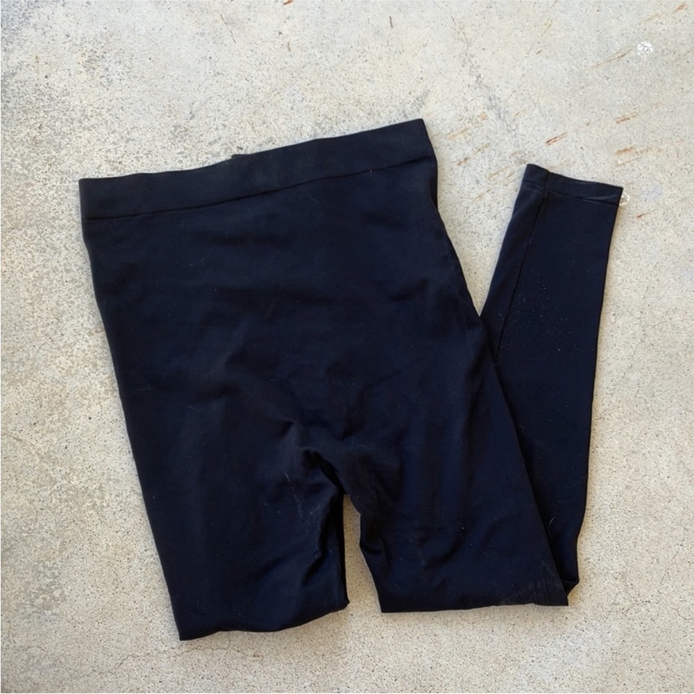BLANQI Black Maternity Leggings
A little wear, some pilling
Size XL